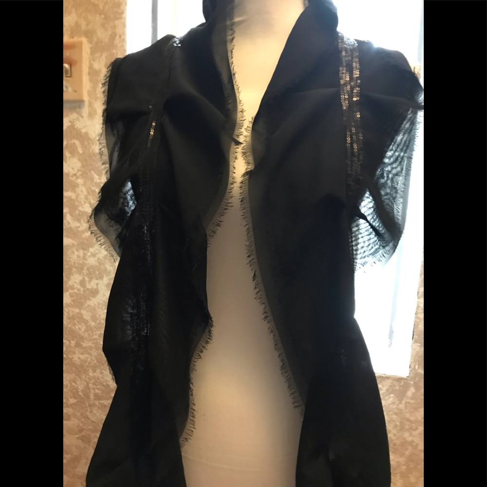 Candie’s Scarf With Sequen